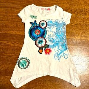 Beautiful girl tshirt from desigual. Size 4t
